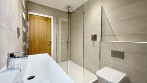 Photo 22- click for photo gallery